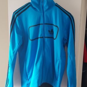 Gorgeous blue sweatshirt